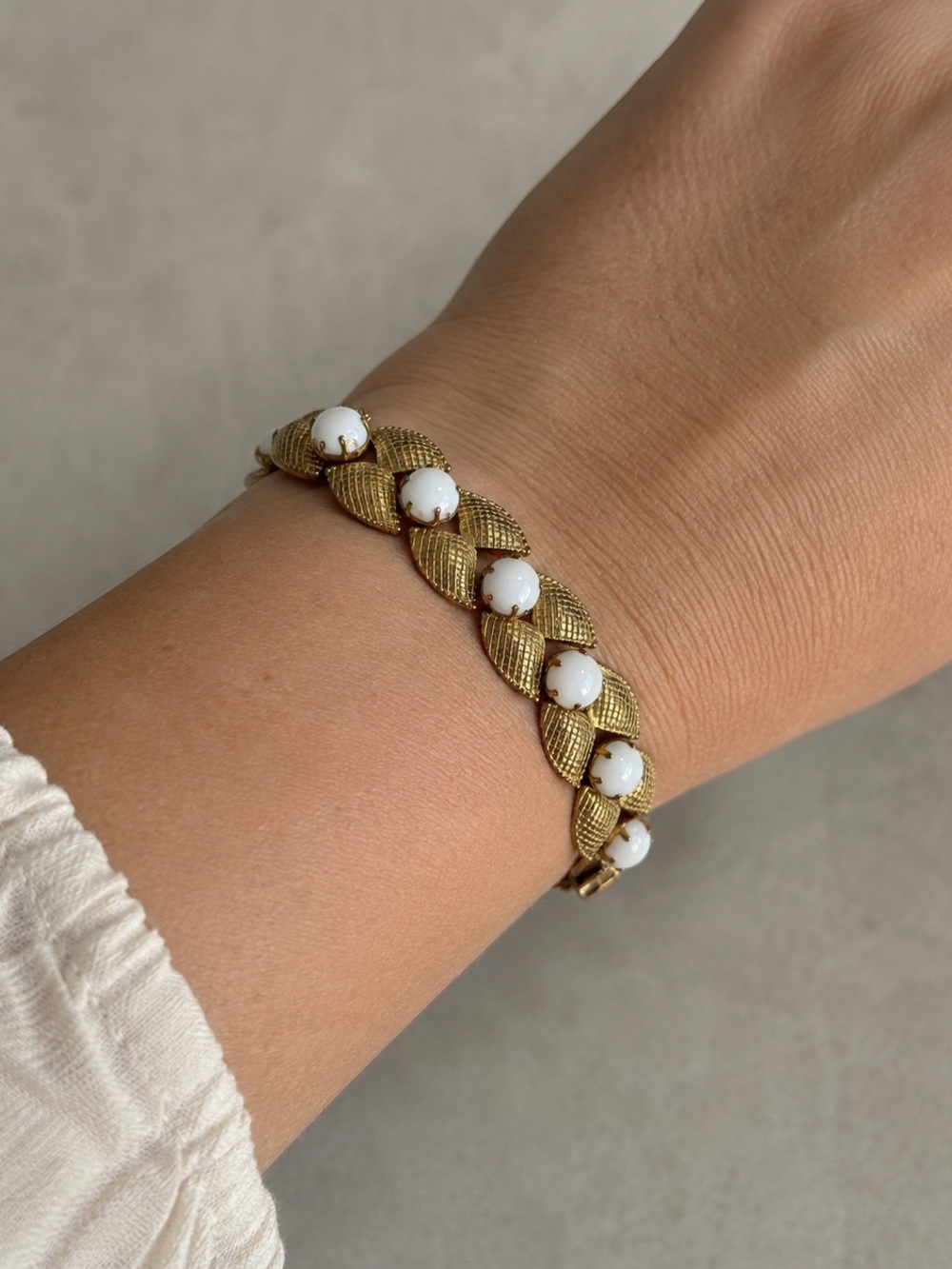 Vintage Germany US Zone Leaf Bracelet Milk Glass Cabochons 1940s Collectible